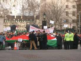 Demo vor dem Parlament