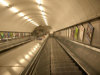 Rolltreppe zur Underground