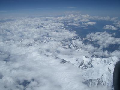Alpen in Wolken mit Mont Blanc (Luftbild)