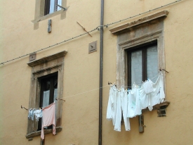 Wäscheleine in der Stadt