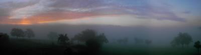 Sonnenaufgang im Nebel - Panoramabild