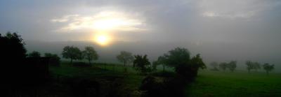 Sonnenaufgang im Nebel - Panoramabild