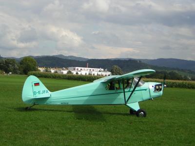 eine Piper j3