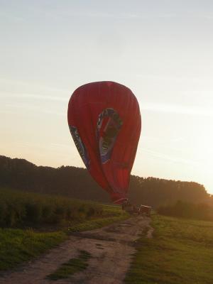 Heissluftballon landet.