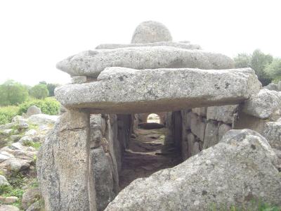 SARDINIEN  GIGANTENGRAB