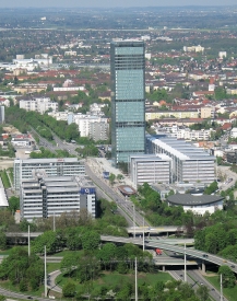 O2-Gebäude und Uptown München