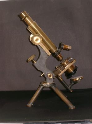 Antikes Mikroskop