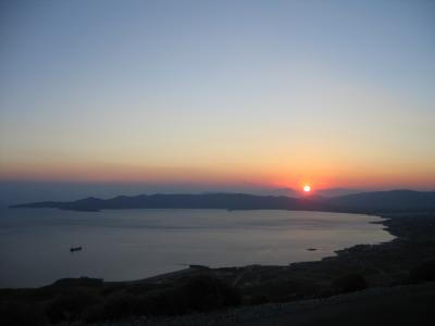 Blick auf die Bucht von Karystos bei Sonnenuntergang