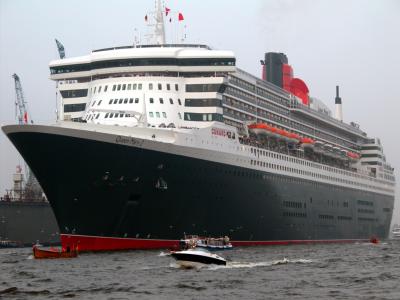 QM2 in Hamburg zum 1.