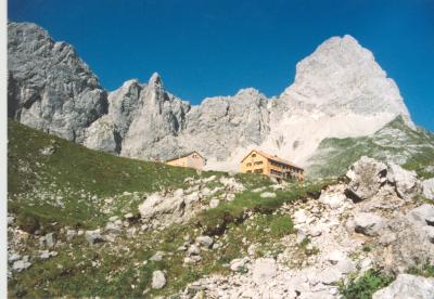 Lamsenspitze mit Lamsenjochhütte