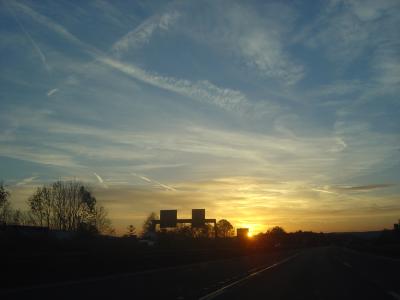 Sonnenaufgang auf der A45