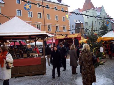 Der Lucrezia-Markt im Herzen der Altstadt 02