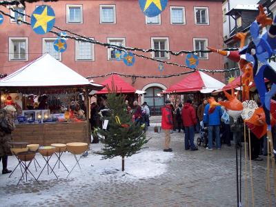 Der Lucrezia-Markt im Herzen der Altstadt 03