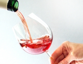 Wein ins Glas