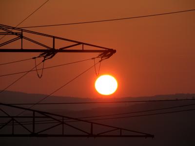 Sonnenaufgang am Umspannwerk