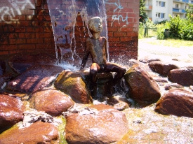 Brunnen mit Skulptur