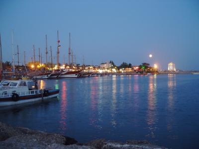 Abend am Hafen von Side (Türkei)