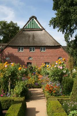 Bauernhaus mit Garten