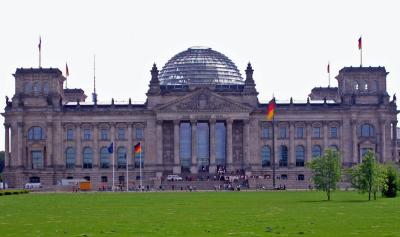 Reichstag im Frühsommer