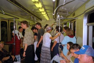 Im Zug der Moskauer Metro.