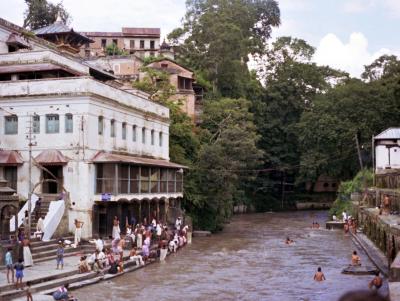 Der heilige Fluss Bagmati in Kathmandu