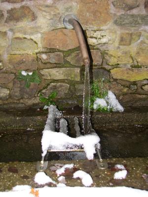 Brunnen an der Grillhütte in Gusterath Winter 2006