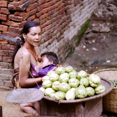 Gemüsenverkäuferin in Kathmandu