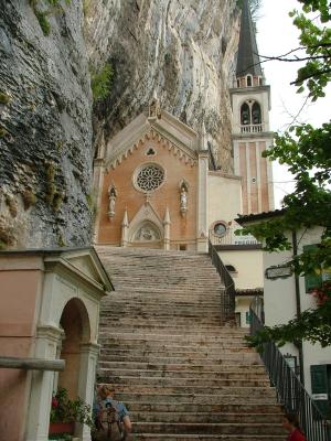 Kirche an der Wand