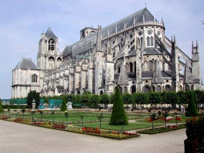 Dom, Bourges
