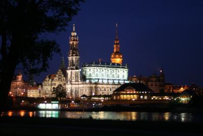 Dresden-Hofkirche am Abend