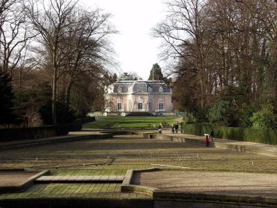 Schloss Benrath, Seitenansicht, Mittelzoom