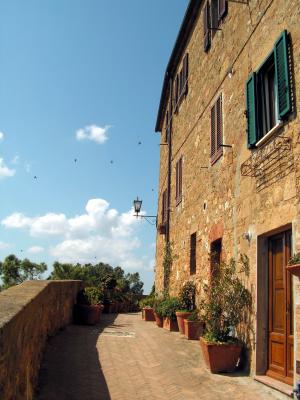 Liebliche Fassade in Pienza (Toscana)