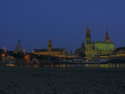 Elbpanorama Dresden bei Nacht mit HDRI