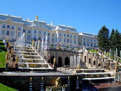Peterhof Grosser Palast mit Kaskade
