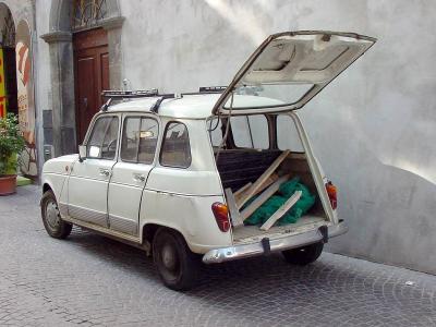 Renault 4 , immer noch im Einsatz