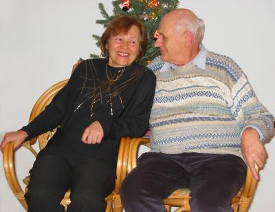 Seniorenpaar an Weihnachten