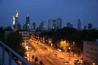 Frankfurts Skyline bei Nacht 2