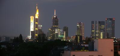 Frankfurts Skyline bei Nacht 3