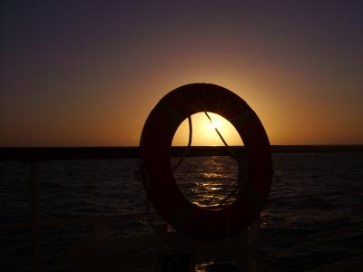 Sonnenuntergang vom Schiff gesehen - 2-