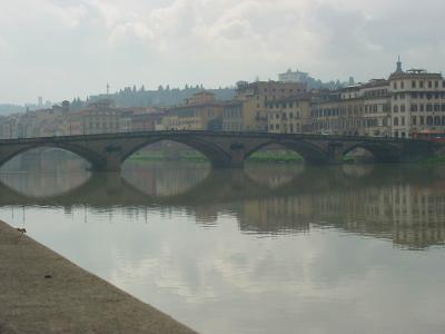 Florentinische Brücke im Dunst