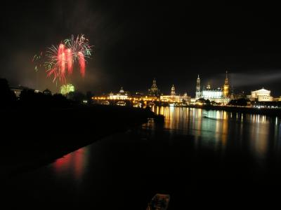 Elbpanorama Dresden mit Feuerwerk