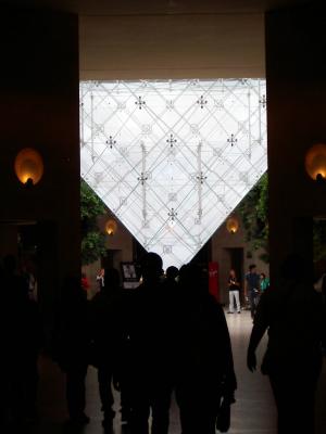 invertierte Pyramide im Louvre