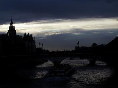 Seine in Paris am Abend