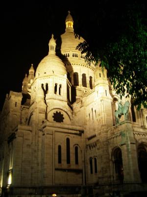 Sacre Coeur in Paris bei Nacht