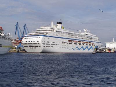 Aida blu im Kieler Hafen