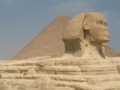 Sphinx vor der Cheops-Pyramide