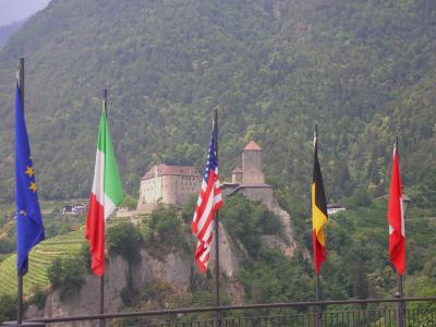 Burg mit Flaggen