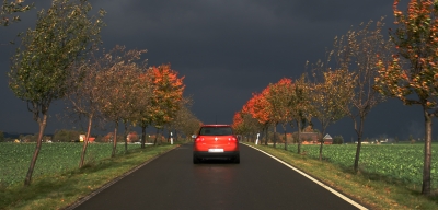 Golf auf herbstlicher Straße