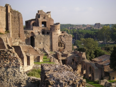 Blick auf die Caracalla-Therme vom Palatin aus