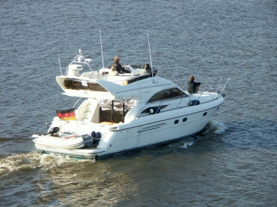 Motor-Yacht